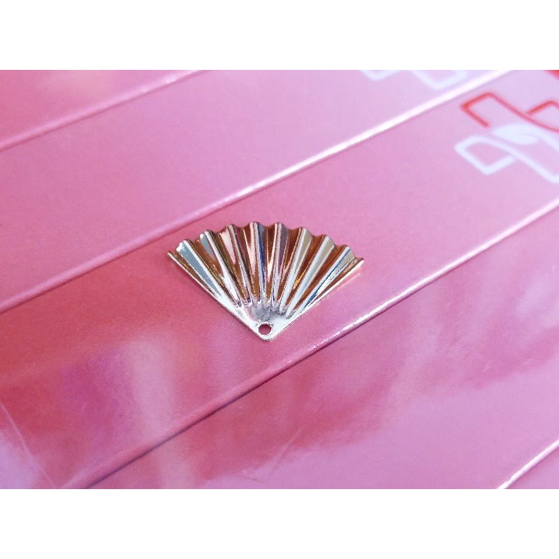 Charm xỏ DIY hình cánh quạt xoè cao cấp làm vòng handmade