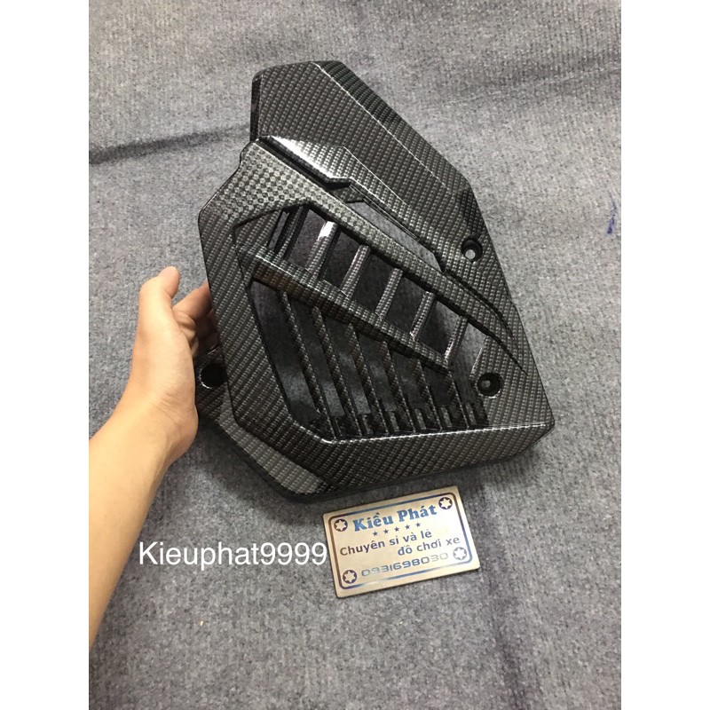 Ốp Che Két Nước Carbon Vario Airblade Click Pcx Shvn 2013-&gt;2019