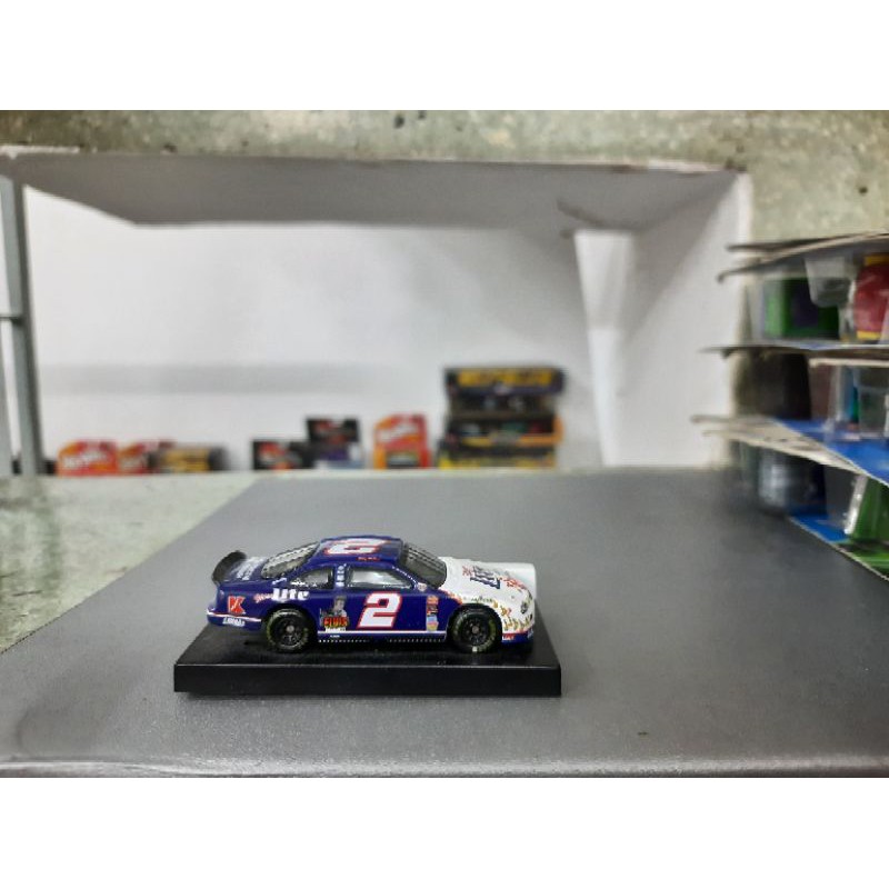xe Nascar tỉ lệ 1:64 số 2 phiên bản đặc biệt
