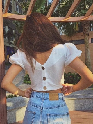 ÁO CROPTOP TRẮNG CỔ TIM LƯNG NÚT MANG 2 KIỂU
