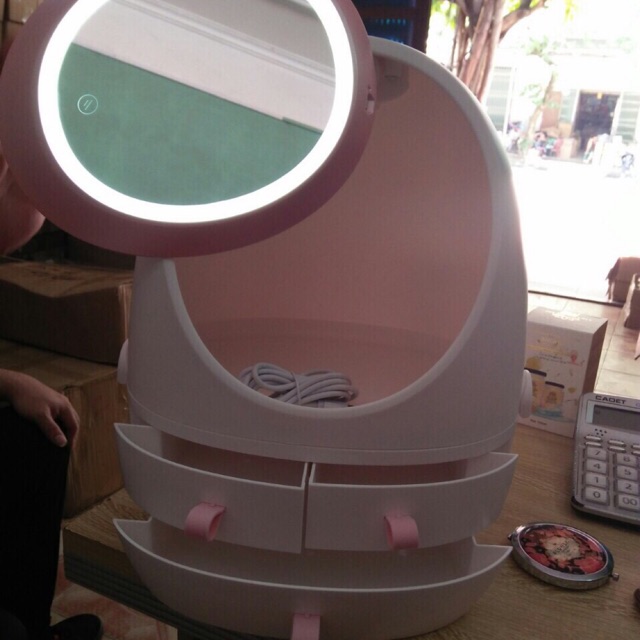 Tủ đựng mĩ phẩm hình trứng cao cấp có gương đèn led