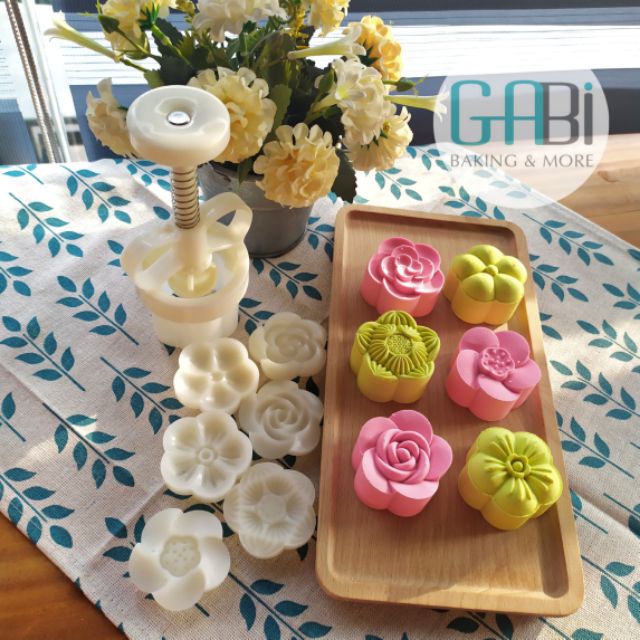 Khuôn trung thu lò xo 50g 6 mặt hoa 3D