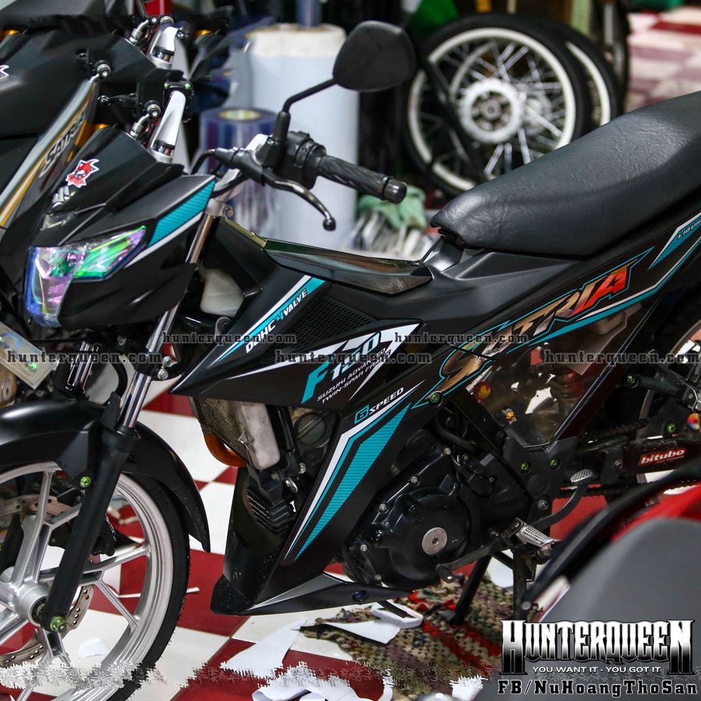 Tem rời ghép chữ Satria Crom cao cấp dán xe đen. Decal bền bỉ không bay màu, bong tróc