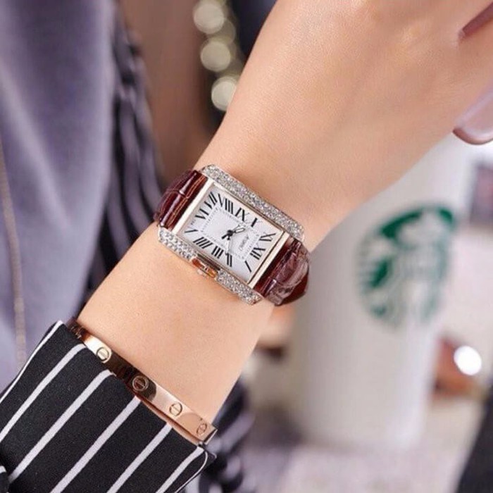 Đồng hồ thời trang nữ SKMEI mặt vuông sang chảnh