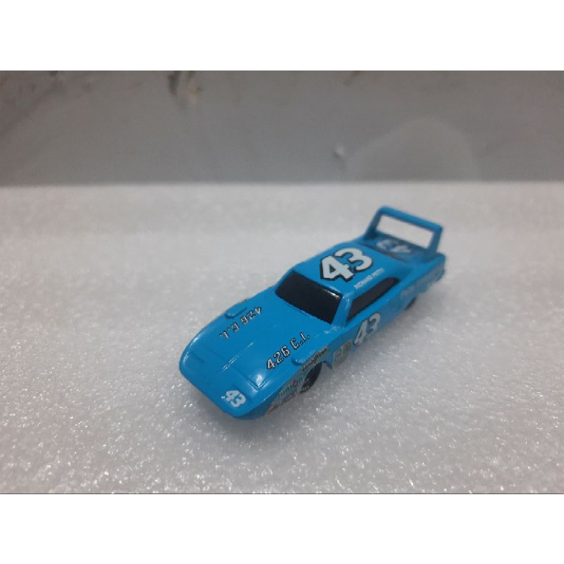 Xe Nascar 1:64 - 1970 Plymouth superbird số 43 , hàng hiếm