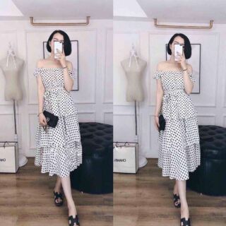 Váy tầng chấm bi trễ vai