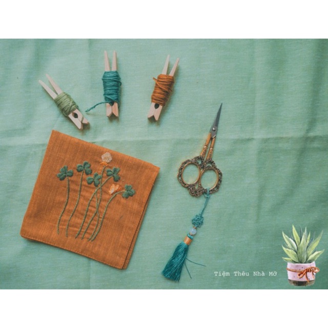 Kéo cắt chỉ thêu vintage xinh xắn và tua rua cột kéo
