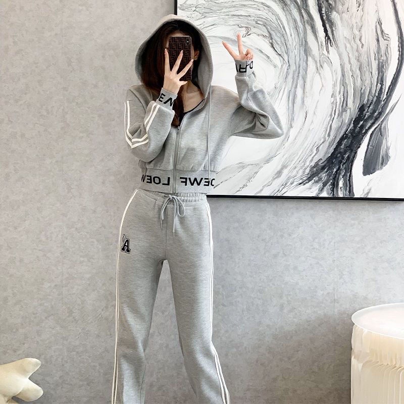 Bộ Đồ Thể Thao Có Mũ Trùm Thêu Chữ Phong Cách Thời Trang Mùa Thu 2022 Mới