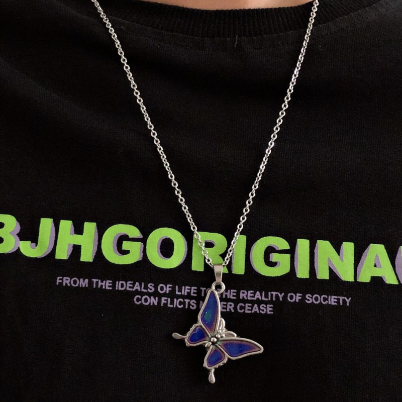 Dây Chuyền Mặt Hình Cỏ Bốn Lá Bướm Bướm Nhiều Màu Sắc Thay Đổi Theo Nhiệt Độ 23430 Dành Cho Nam Nữ