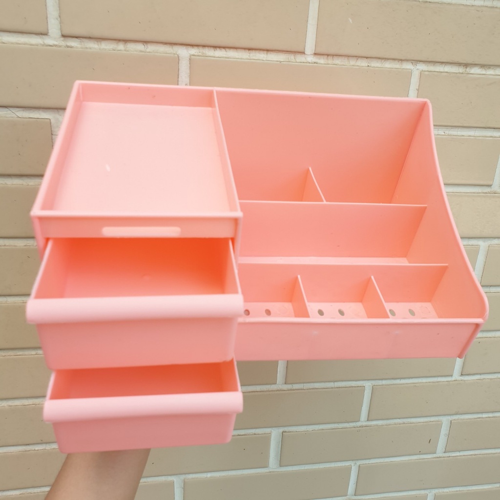 Kệ mỹ phẩm nhiều ngăn 3 tầng