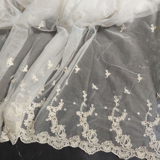 Vải ren lưới thêu chân , màu kem , khổ 1m4(1 mét  /40k)