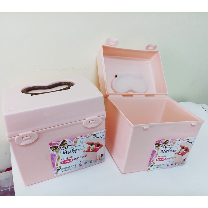 hộp nhựa đựng đồ có nắp khóa cài và quai xách, màu hồng nhỏ xinh của Nhật 17,5x13,2x15,7cm