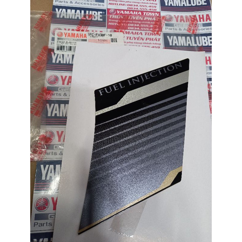 Tem yếm xe đen 1121 SIRIUS FI chính hãng yamaha 1FCF83BF1000
