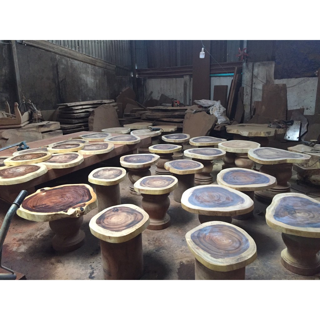 Mặt gỗ me tây 90cm đến 120cm, dày 4-5cm-Sơn Pu đẹp, mịn - Dùng làm bàn caphe hoặc ghế, mang vẻ đẹp tự nhiên, sang trọng