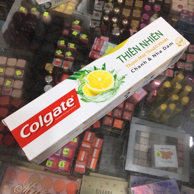 Kem đánh răng cao cấp Colgate Natural Lemon &amp; Aloe tinh chất chanh và lô hội thiên nhiên 180g