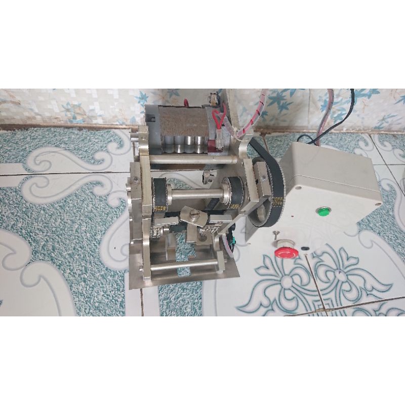 Máy dập đóng dấu in ấn