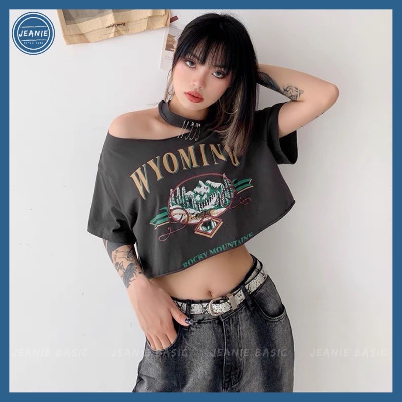 [Mã FAGREEN245 giảm 10% tối đa 30K đơn 99k] Áo croptop trễ vai in hình cá tính form rộng JEANIE A01