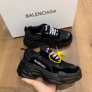 Giày thể thao Trips