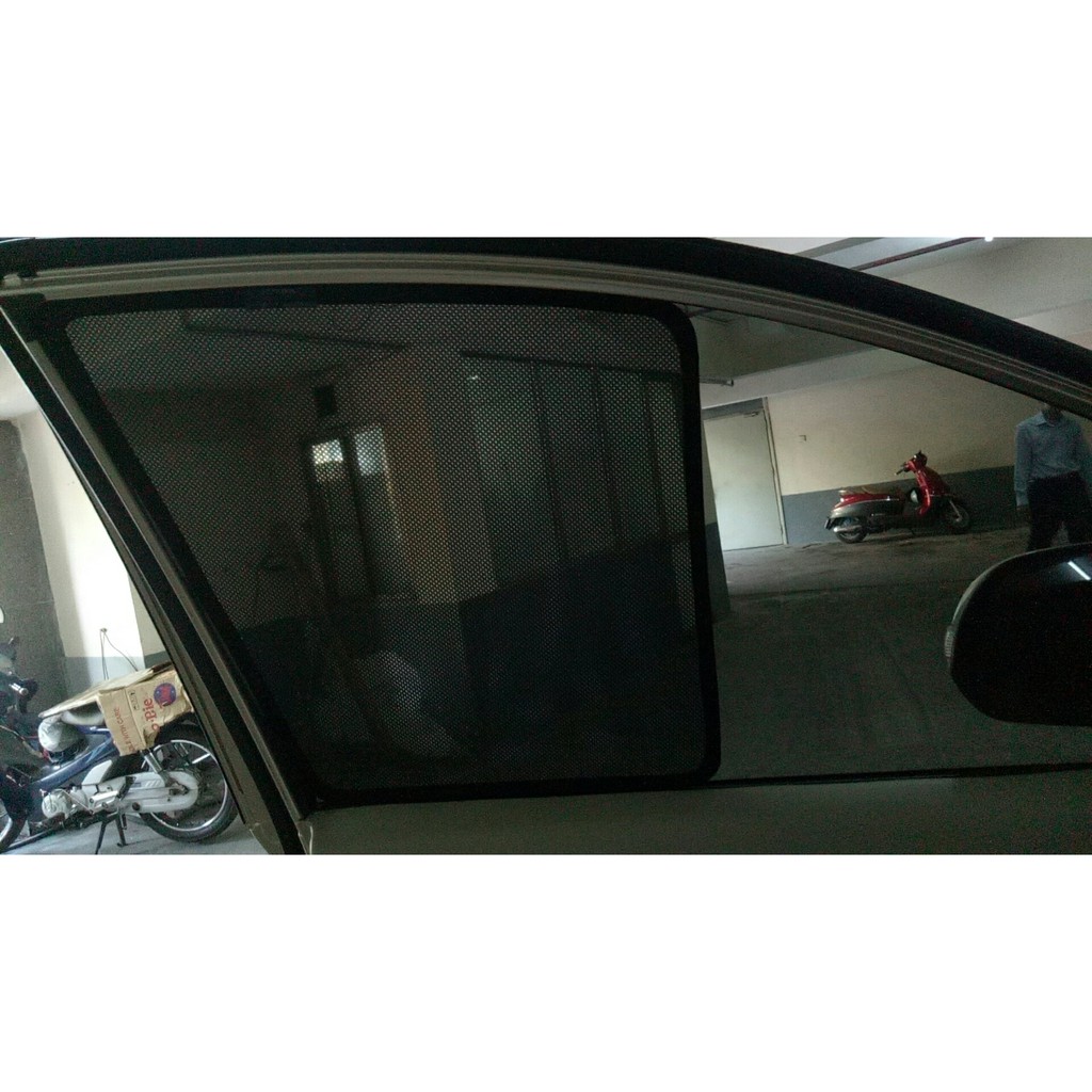 Che nắng Innova 2016-2018.