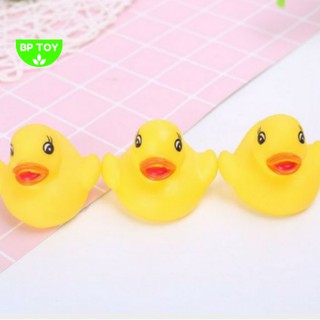 Đàn vịt thả bồn tắm có tiếng chút chít cho bé
