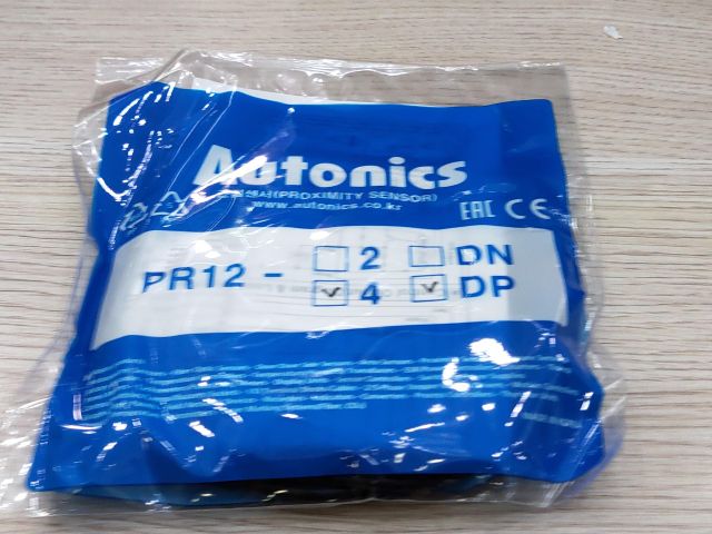 Cảm biến từ phi 12 PR12-4DN, PR12-4DP, PR12-2DN, PR12-2DP, PR12-4AO, PR12-4AC, PR12-2AO, PR12-2AC Autonics
