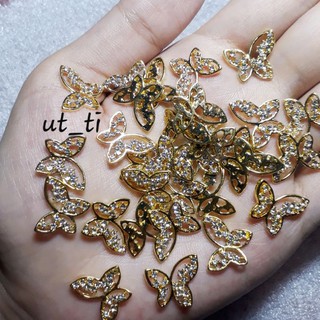 Charm bướm vàng lớn mã 31
