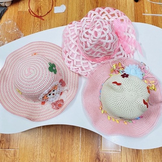 Mũ Bé gái rộng vành xinh yêu.