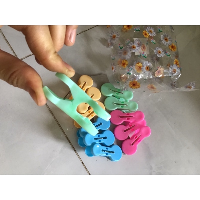 5 Kẹp nhựa treo quần áo hình dễ thương