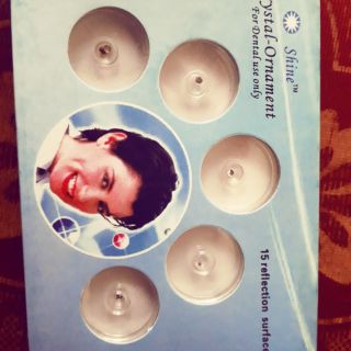 Đá đính răng kim cương nhân tạo đế bằng