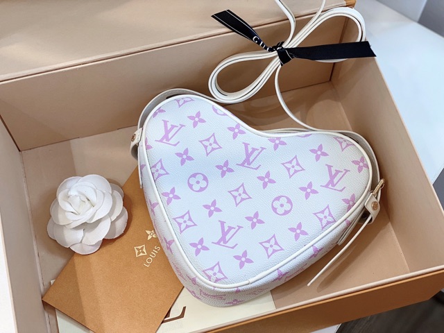 Túi đeo chéo NICOLAS GHESQUIÈRE trái tim hoạ tiết monogram fullbox nam châm có hộp