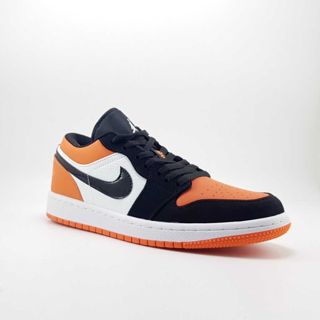 Giày Sneaker thấp cổ Jordan 1 Low Retro Black/Orange