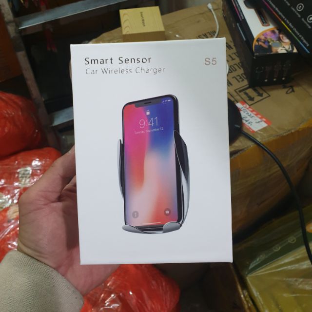 GIÁ ĐỠ ĐT KIÊM BỘ SẠC KHÔNG DÂY THÔNG MINH CHO Ô TÔ | BigBuy360 - bigbuy360.vn