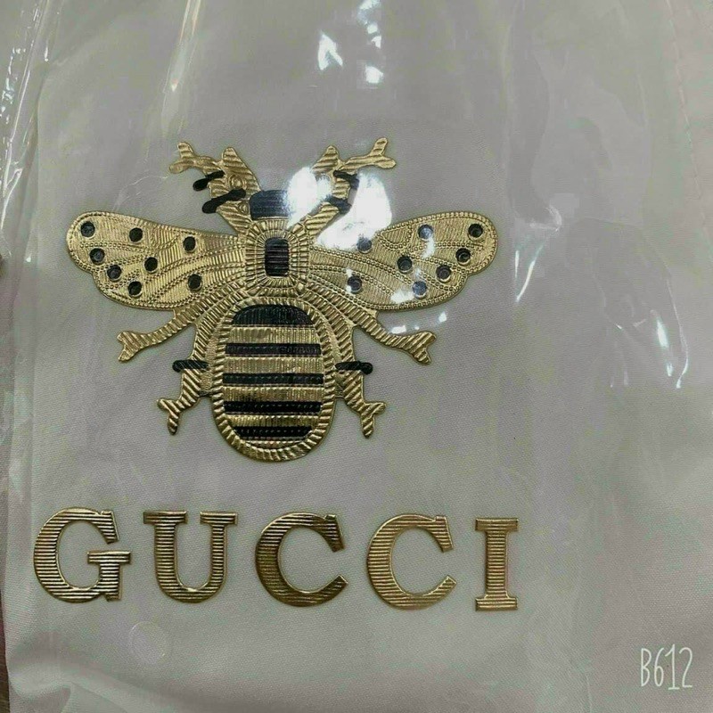 ÁO SƠ MI NGẮN TAY CHÚ ONG HÌNH THẬT