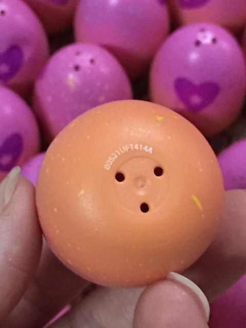 Trứng hatchimals mùa 4 xoa nở thú phát sáng