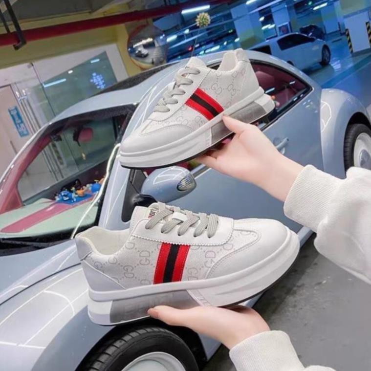 Giày Nữ , Giày Sneaker Nữ Kẻ Sọc GD Đế nhẹ, lên chân cực kỳ chắc chắn. Phom giày chuẩn, thoáng khi, không hôi chân.