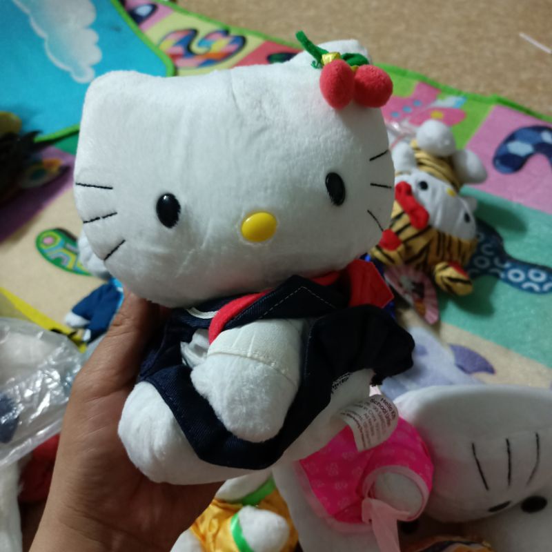 mèo hello kitty siêu đáng yêu