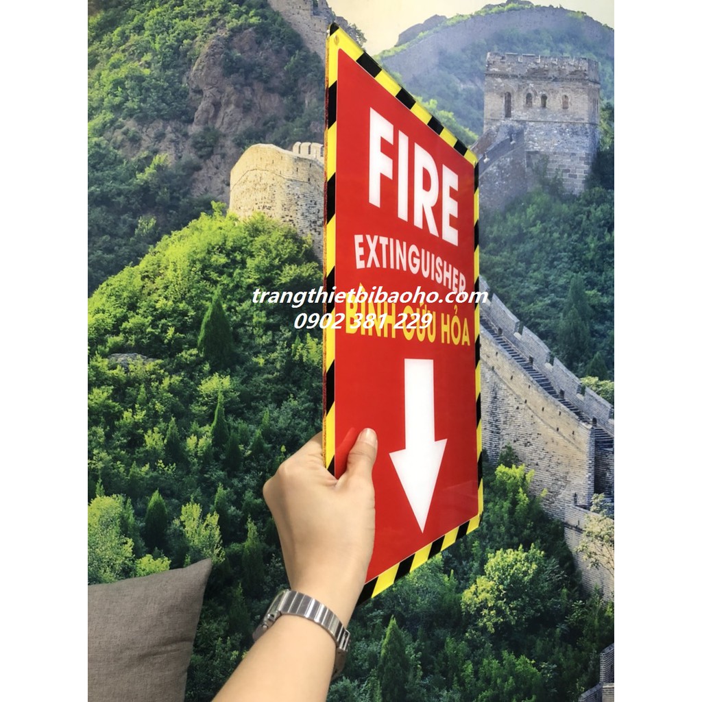 Biển báo bình cứu hỏa chất liệu mica dán decal - kích thước 30 x 40