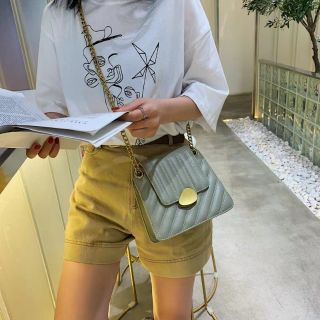 Túi đeo chéo nữ dây xích