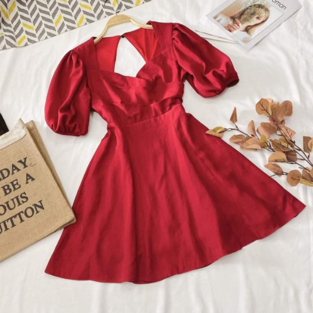 Đầm đỏ cổ đắp chéo hở lưng