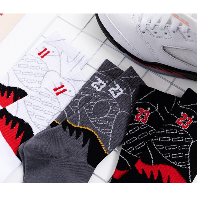 Vớ Tất cotton thể thao cao cổ Nam Nữ phong cách trẻ trung, năng động.