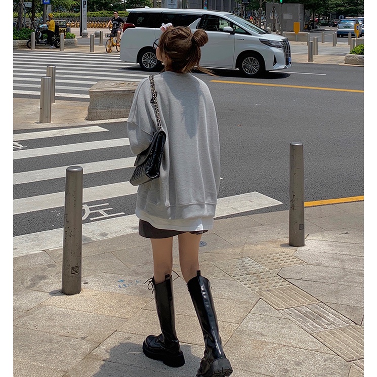 Áo Sweater Xám Dáng Rộng Dài Ngang Gối Vải Cotton Thêu Họa Tiết Kiểu Retro Mỹ Xinh Xắn Cho Bạn Gái