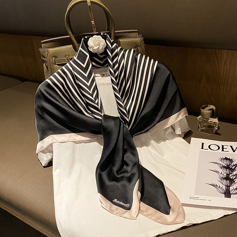 Khăn Choàng Vuông 110X110Cm In Họa Tiết Thời Trang Cho Nữ