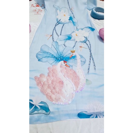 Áo dài tơ óng mềm cách tân tết 4 tà hoạ tiết thiên nga đính kết lấp lánh thiết kế tay loe trẻ trung tôn dáng