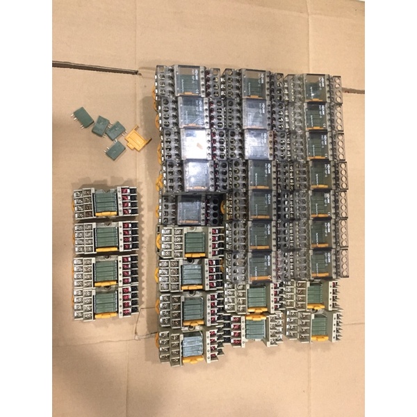 Cụm 4 relay cũ xịn rẻ