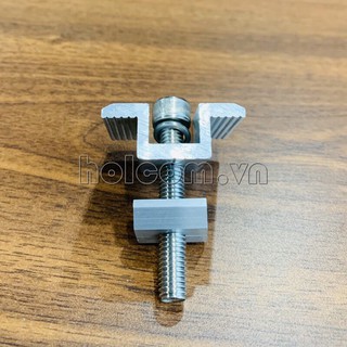 Kẹp giữa 2 tấm Pin ( đủ bộ )