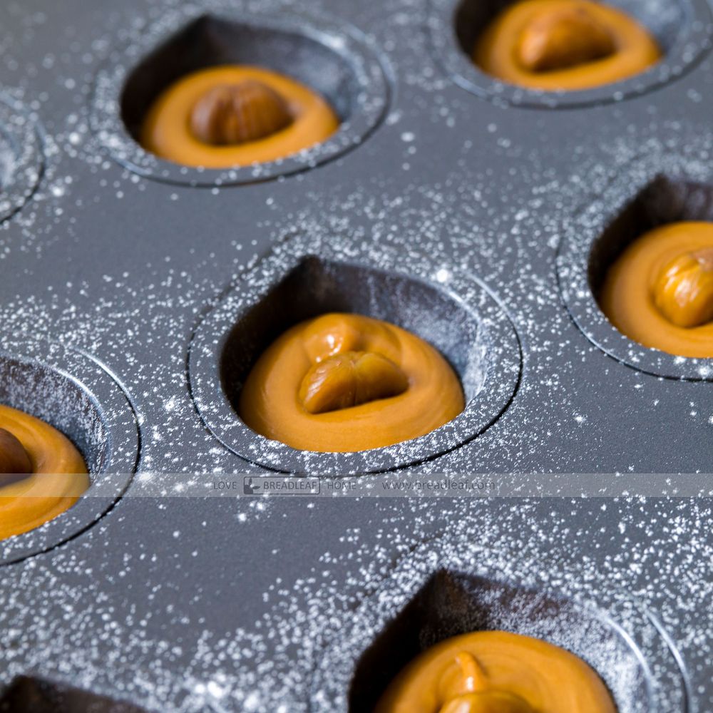 Khuôn Madeleine Nướng Bánh Chống Dính Breadleaf 9 Ô Hình Hạt Dẻ