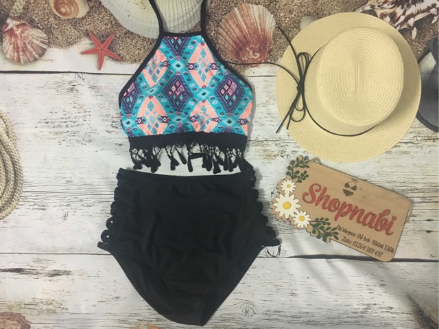 Bikini yếm màu tua rua