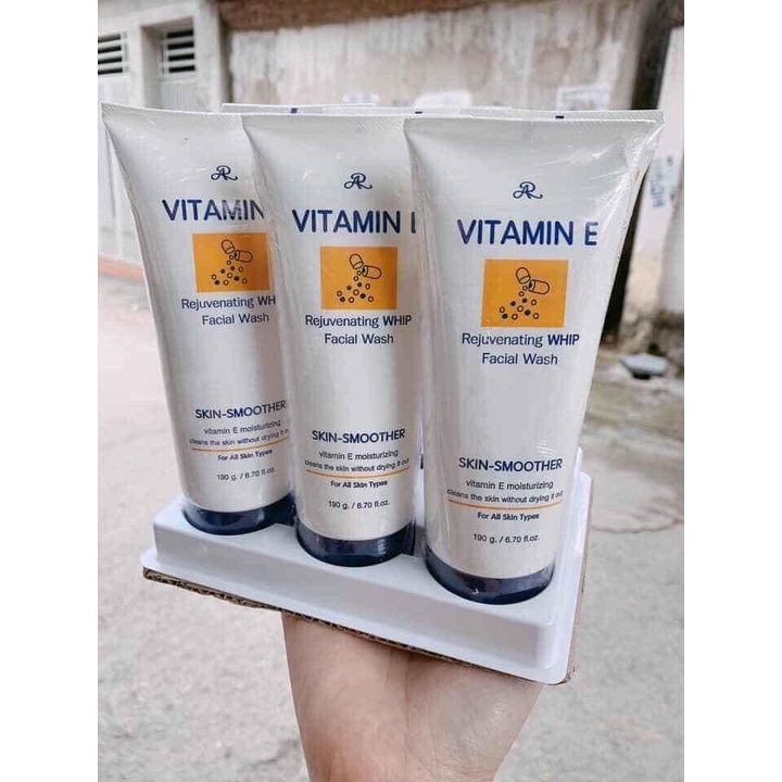 Sữa rửa mặt Vitamin E Thái Lan 190g