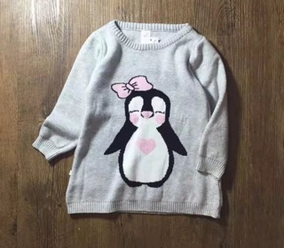 Váy len bé gái hình chim cánh cụt
