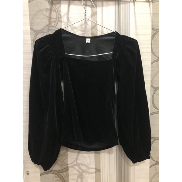 Pass áo croptop tay phồng siu iu new 100%